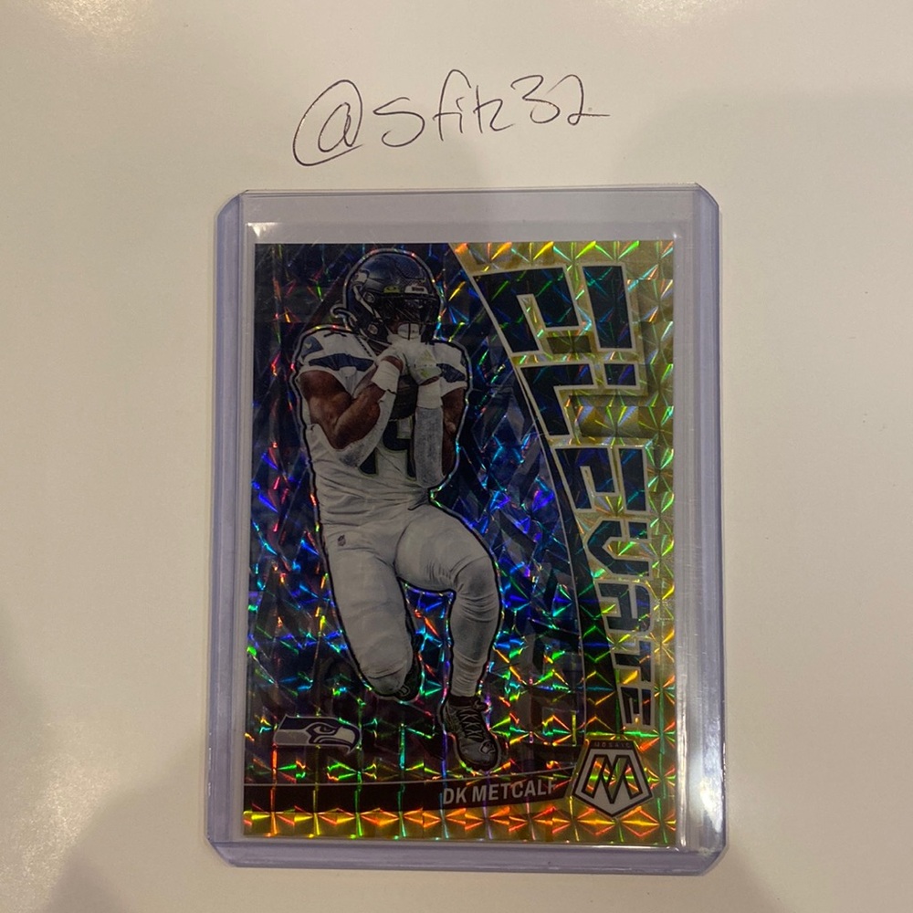 DK Metcalf Elevate Gold /89